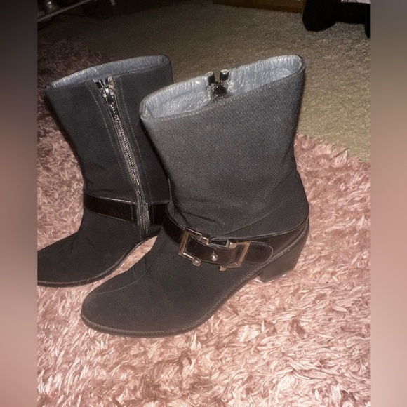 Stuart Weitzman Steadydate Black Heeled Ankle Boots with Sleek Design 6 - Picture 4 of 12